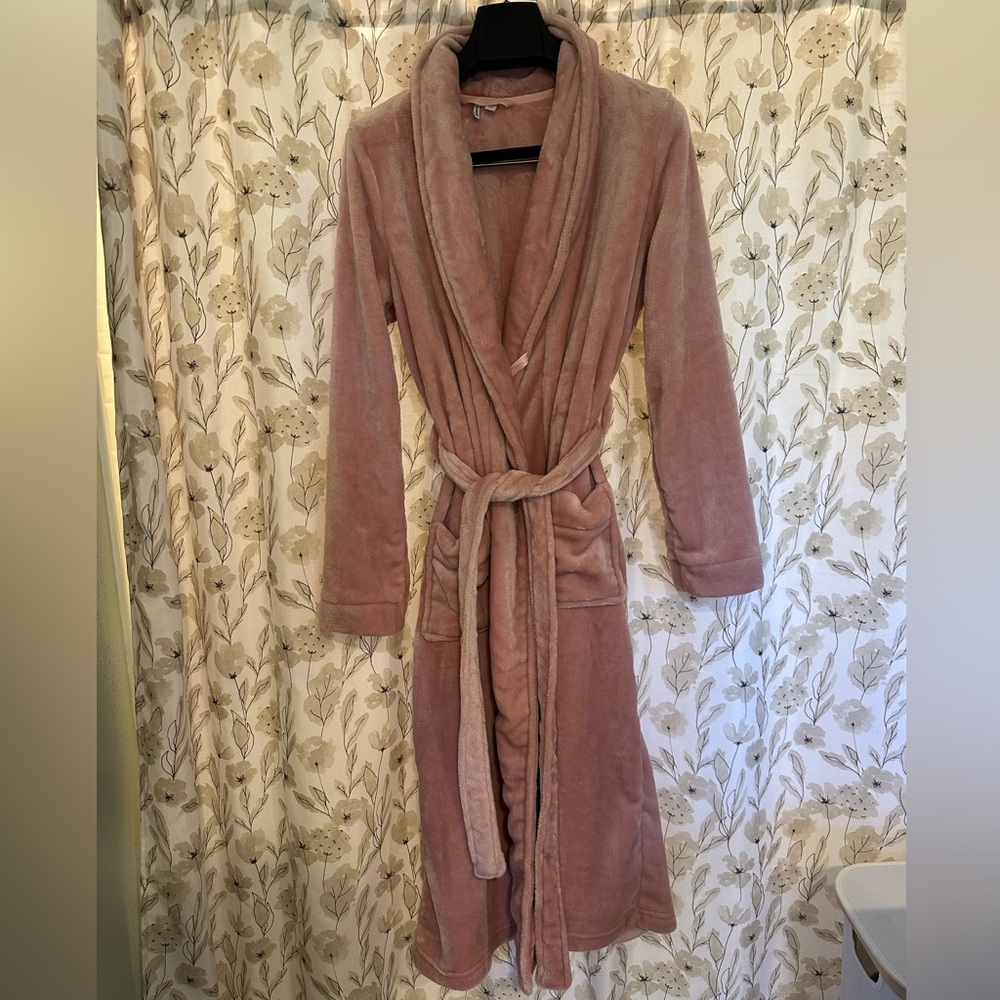 Nordstrom pink plush bath robe